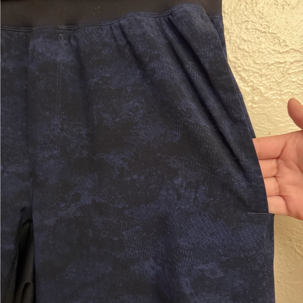 Lululemon Athletica Men's Shorts - Picture 3 of 10